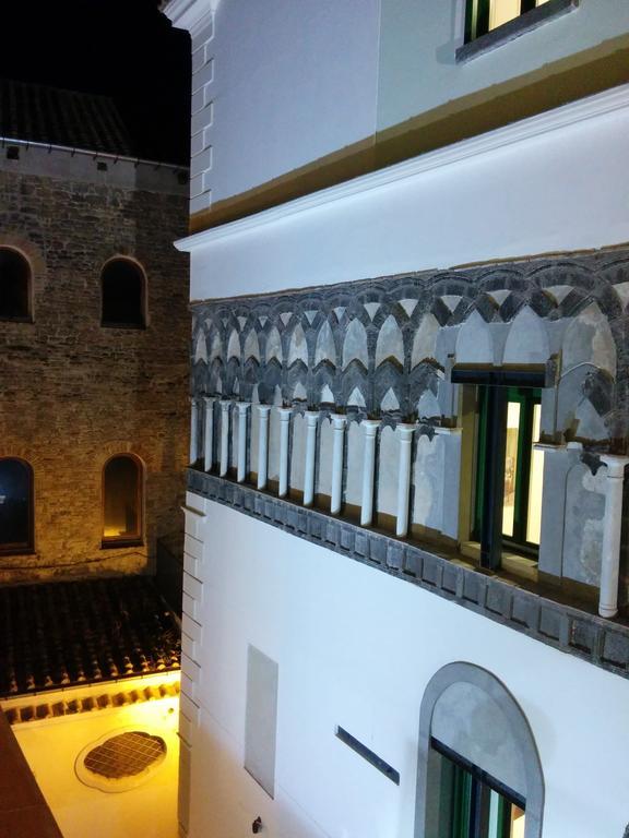 Haripergo Apartments A Bridge For Amalfi Coast Σαλέρνο Δωμάτιο φωτογραφία