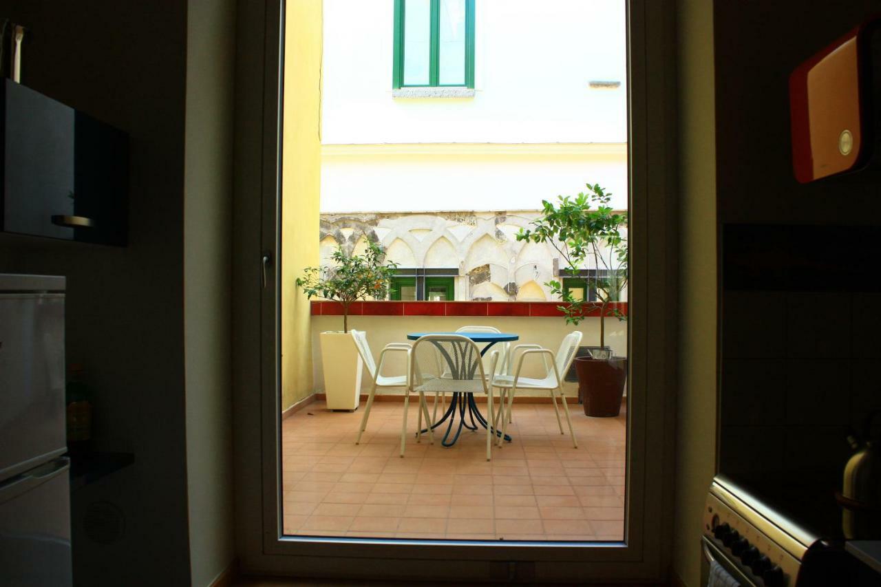 Haripergo Apartments A Bridge For Amalfi Coast Σαλέρνο Εξωτερικό φωτογραφία