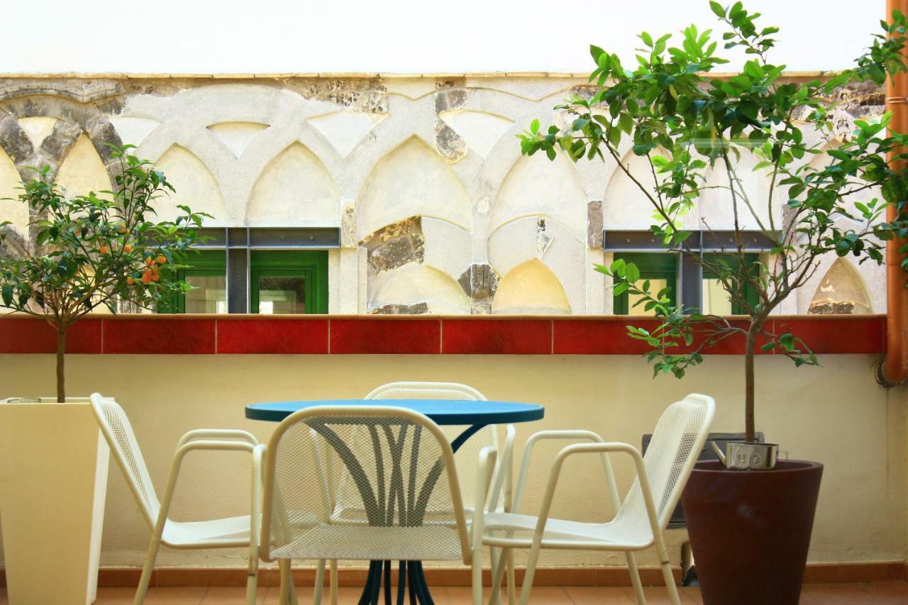 Haripergo Apartments A Bridge For Amalfi Coast Σαλέρνο Εξωτερικό φωτογραφία